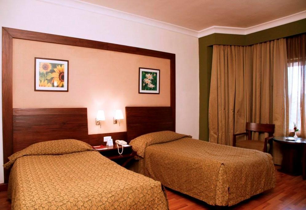 The Retreat Hotel & Convention Centre Mumbai Dış mekan fotoğraf